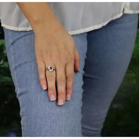 10k Yellow Gold Natural Garnet & Diamond Ring Size 7 1/4 - Picture 3 of 7